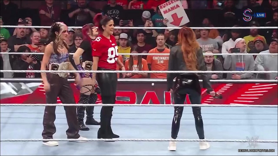 WWE_Monday_Night_RAW_2023_01_16_720p_HDTV_x264-Star_mp4_002648166.jpg