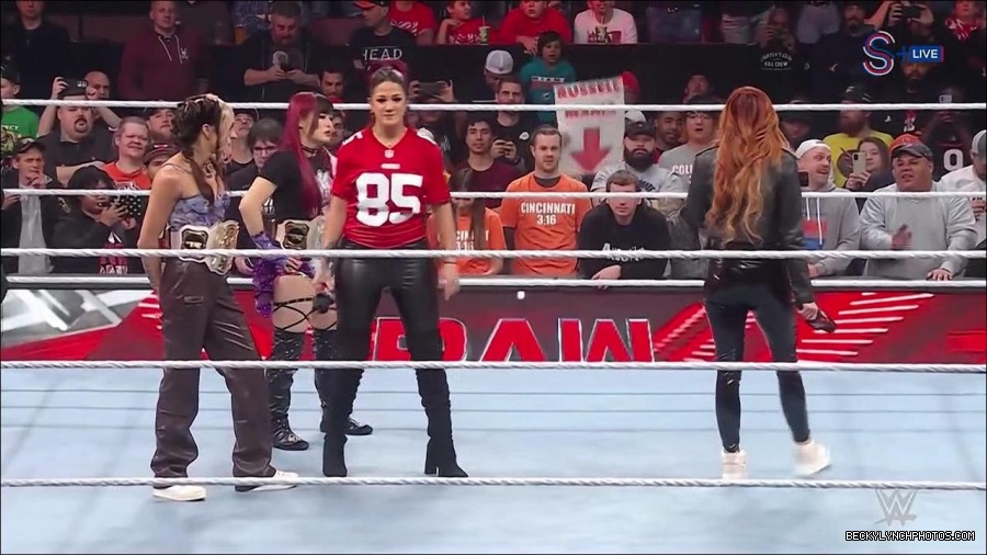 WWE_Monday_Night_RAW_2023_01_16_720p_HDTV_x264-Star_mp4_002650566.jpg