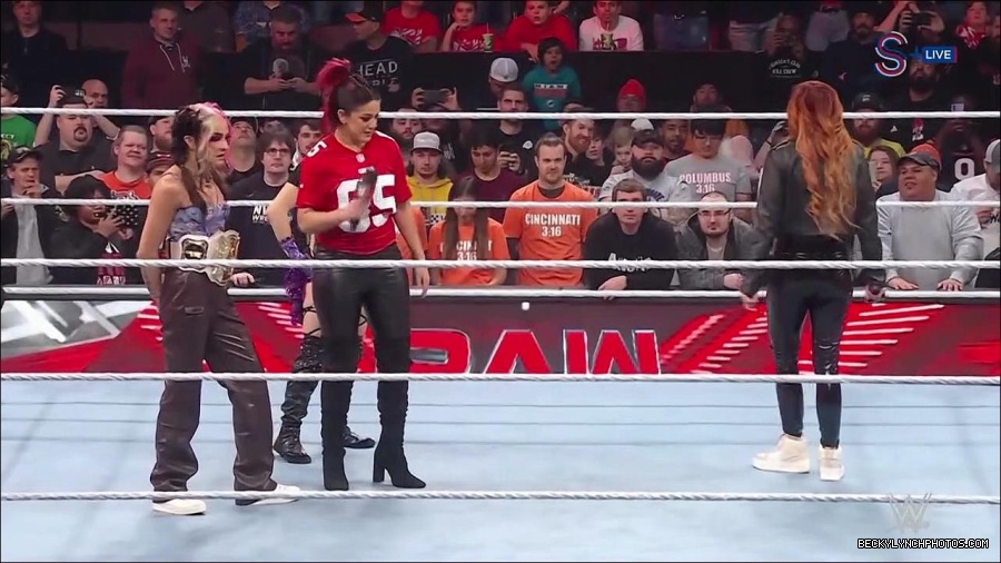 WWE_Monday_Night_RAW_2023_01_16_720p_HDTV_x264-Star_mp4_002651366.jpg