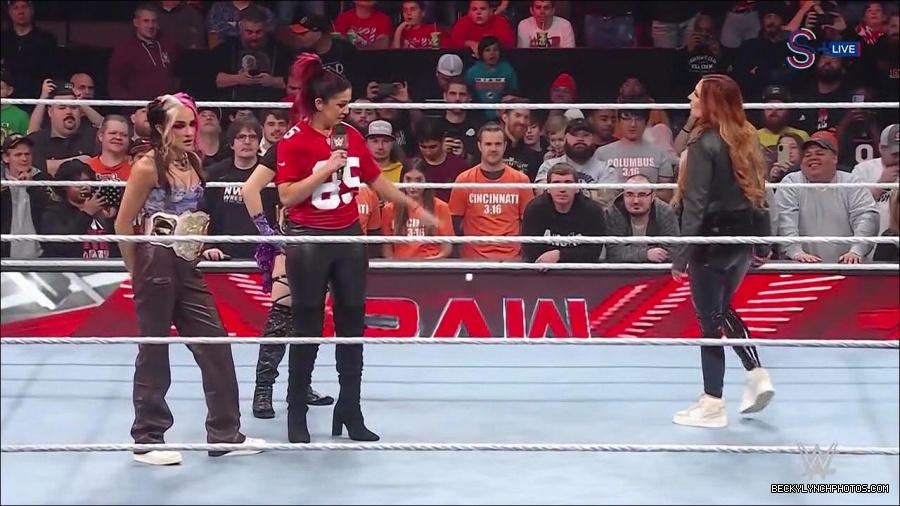 WWE_Monday_Night_RAW_2023_01_16_720p_HDTV_x264-Star_mp4_002651766.jpg