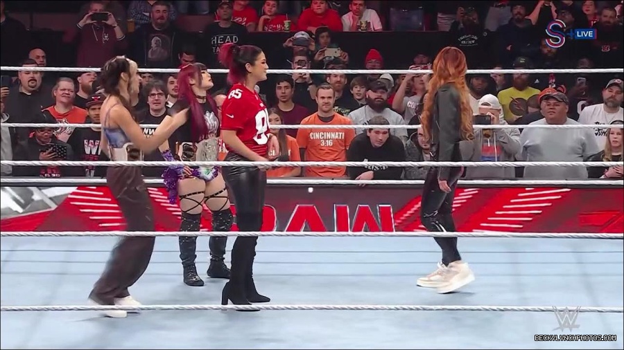 WWE_Monday_Night_RAW_2023_01_16_720p_HDTV_x264-Star_mp4_002666566.jpg