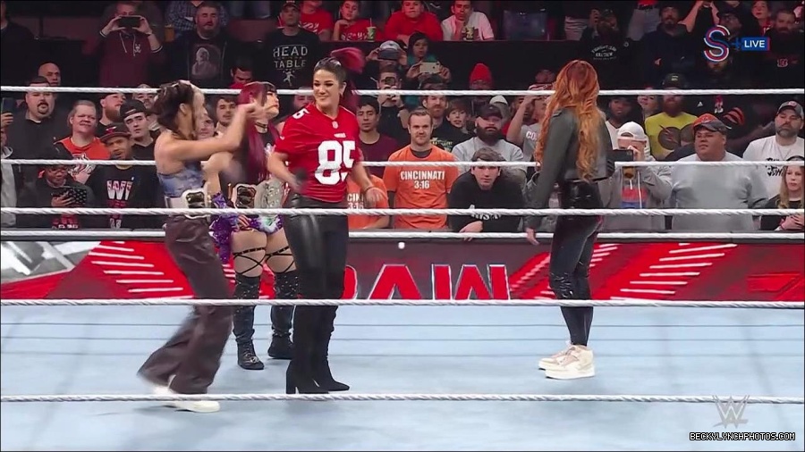 WWE_Monday_Night_RAW_2023_01_16_720p_HDTV_x264-Star_mp4_002666966.jpg
