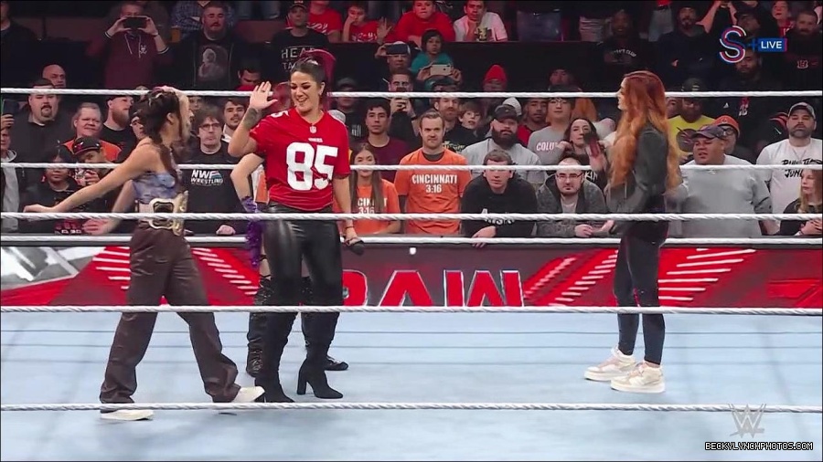 WWE_Monday_Night_RAW_2023_01_16_720p_HDTV_x264-Star_mp4_002668166.jpg