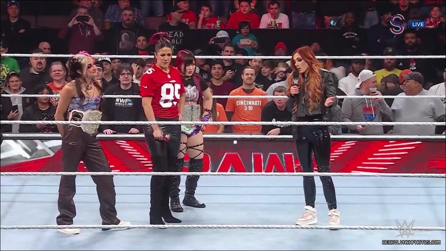 WWE_Monday_Night_RAW_2023_01_16_720p_HDTV_x264-Star_mp4_002682166.jpg