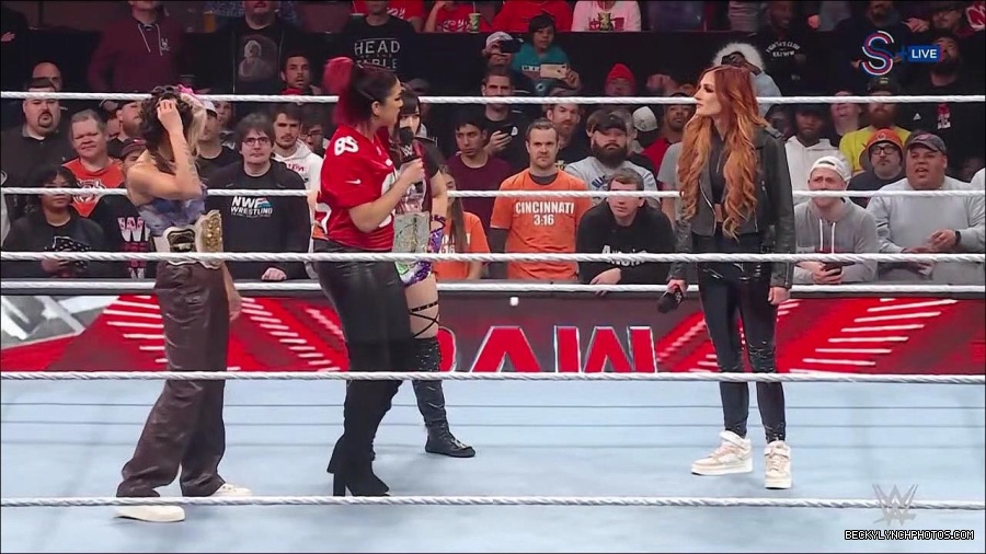 WWE_Monday_Night_RAW_2023_01_16_720p_HDTV_x264-Star_mp4_002695766.jpg