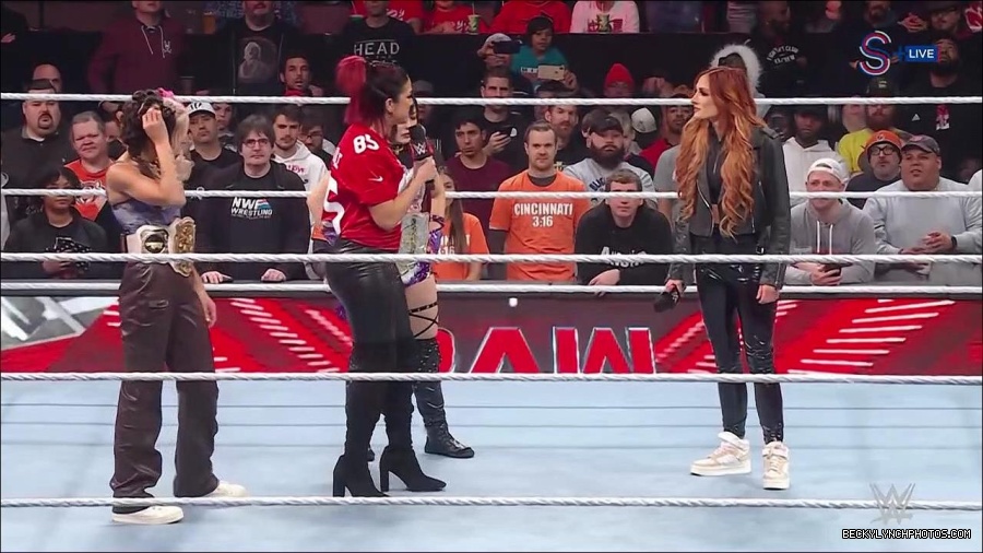 WWE_Monday_Night_RAW_2023_01_16_720p_HDTV_x264-Star_mp4_002696166.jpg