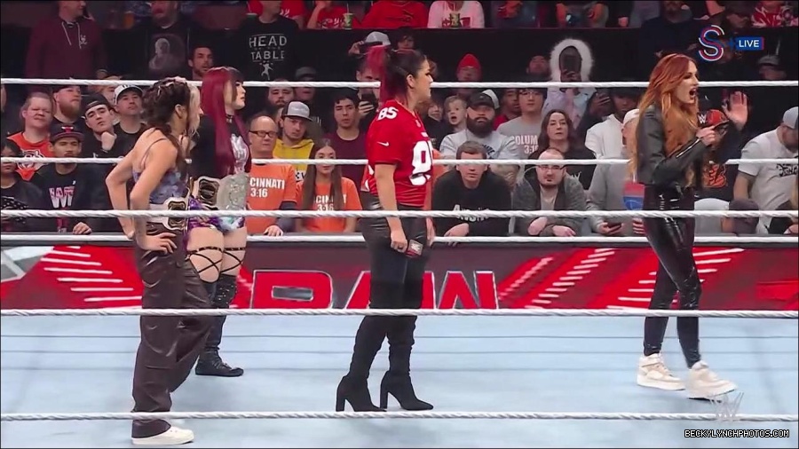 WWE_Monday_Night_RAW_2023_01_16_720p_HDTV_x264-Star_mp4_002705766.jpg