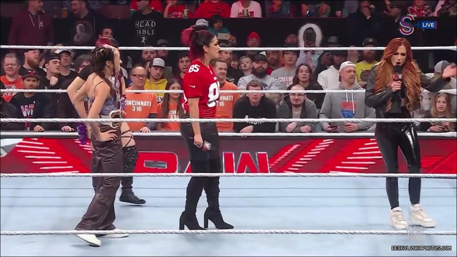 WWE_Monday_Night_RAW_2023_01_16_720p_HDTV_x264-Star_mp4_002706566.jpg