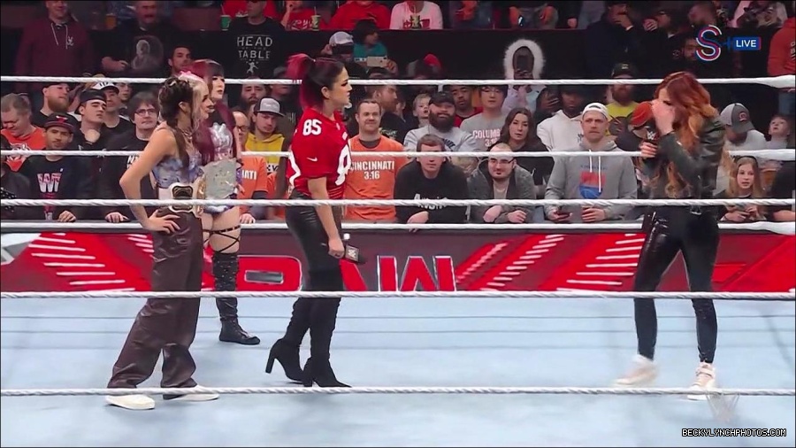 WWE_Monday_Night_RAW_2023_01_16_720p_HDTV_x264-Star_mp4_002707366.jpg