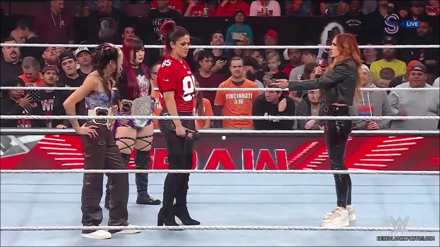 WWE_Monday_Night_RAW_2023_01_16_720p_HDTV_x264-Star_mp4_002713366.jpg