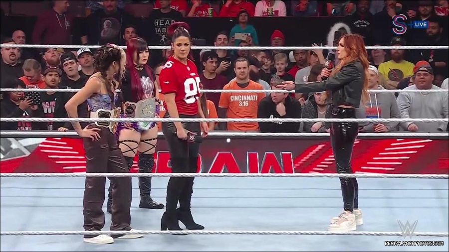 WWE_Monday_Night_RAW_2023_01_16_720p_HDTV_x264-Star_mp4_002713766.jpg