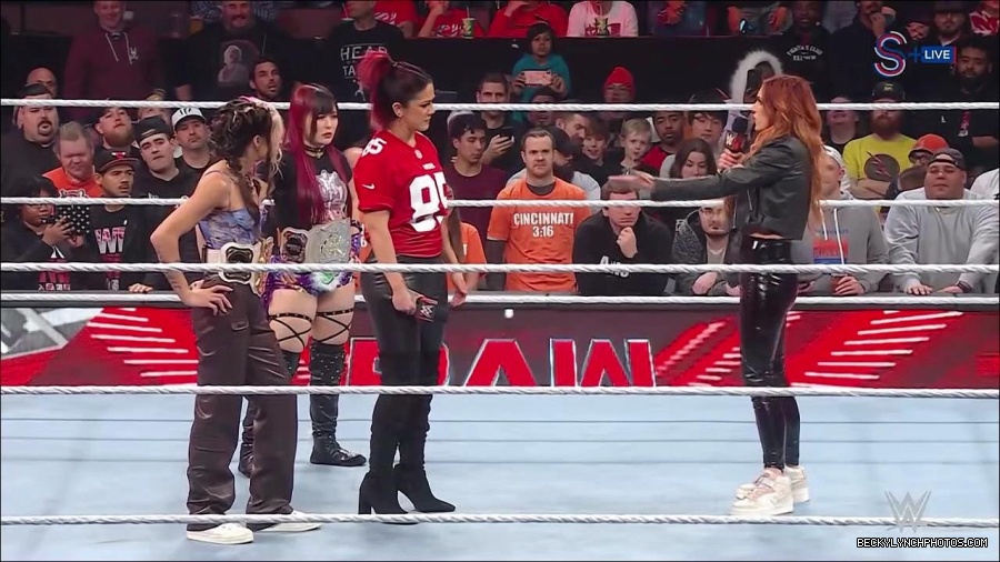 WWE_Monday_Night_RAW_2023_01_16_720p_HDTV_x264-Star_mp4_002714966.jpg