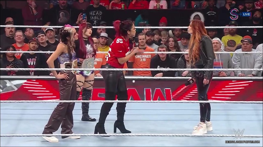 WWE_Monday_Night_RAW_2023_01_16_720p_HDTV_x264-Star_mp4_002721766.jpg