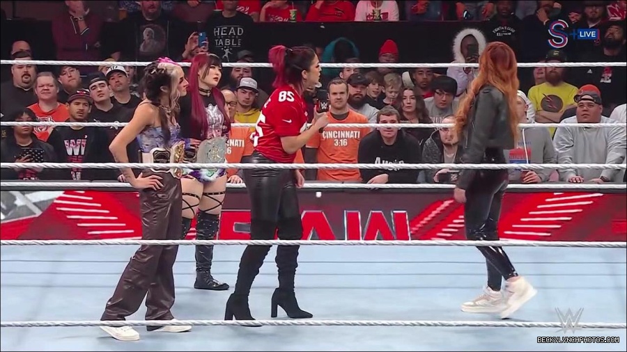 WWE_Monday_Night_RAW_2023_01_16_720p_HDTV_x264-Star_mp4_002722166.jpg