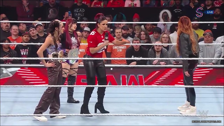 WWE_Monday_Night_RAW_2023_01_16_720p_HDTV_x264-Star_mp4_002722966.jpg