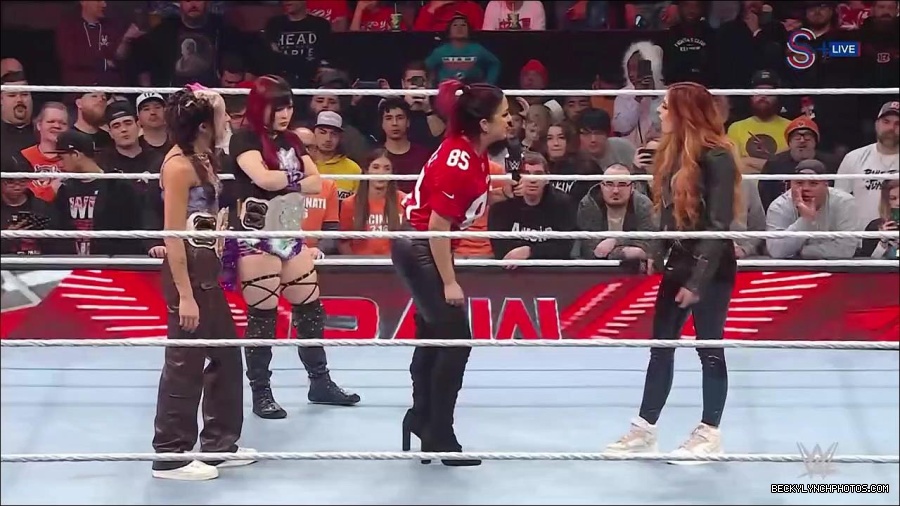 WWE_Monday_Night_RAW_2023_01_16_720p_HDTV_x264-Star_mp4_002730966.jpg