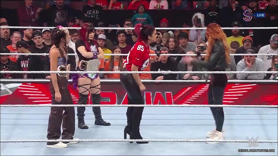 WWE_Monday_Night_RAW_2023_01_16_720p_HDTV_x264-Star_mp4_002731366.jpg