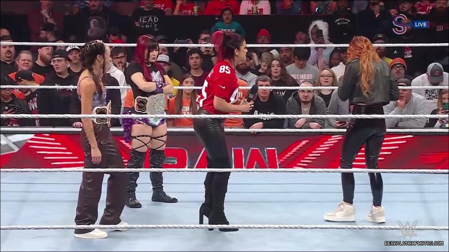 WWE_Monday_Night_RAW_2023_01_16_720p_HDTV_x264-Star_mp4_002732166.jpg