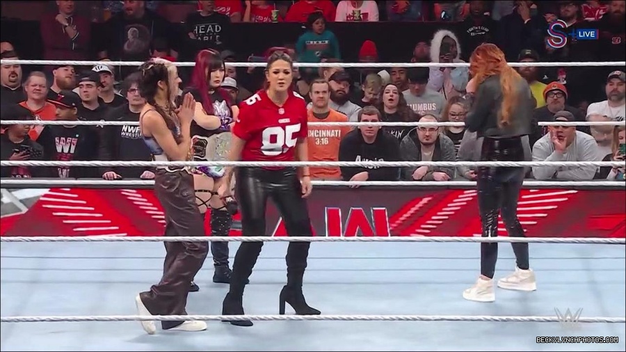 WWE_Monday_Night_RAW_2023_01_16_720p_HDTV_x264-Star_mp4_002733366.jpg