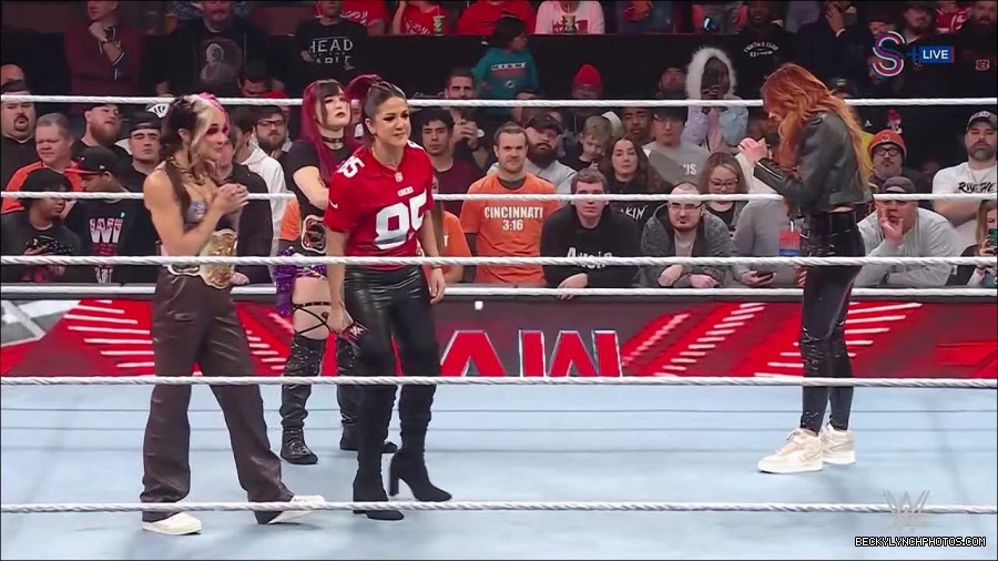 WWE_Monday_Night_RAW_2023_01_16_720p_HDTV_x264-Star_mp4_002734166.jpg