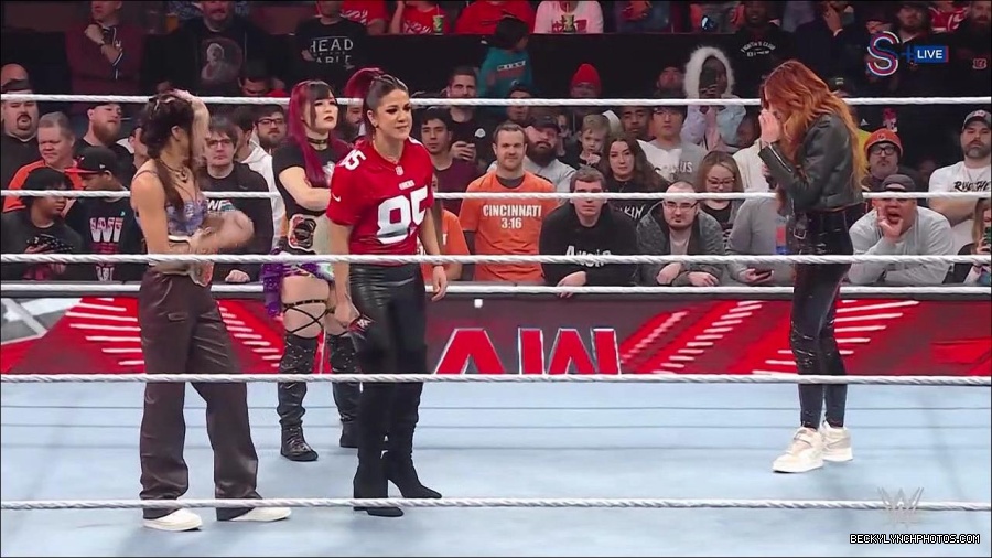 WWE_Monday_Night_RAW_2023_01_16_720p_HDTV_x264-Star_mp4_002734566.jpg