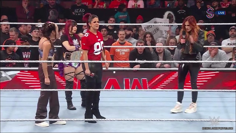 WWE_Monday_Night_RAW_2023_01_16_720p_HDTV_x264-Star_mp4_002735366.jpg