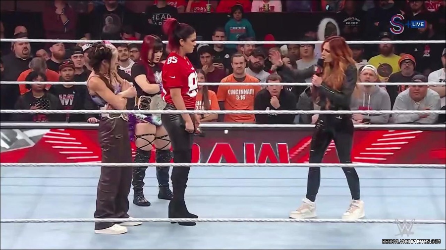 WWE_Monday_Night_RAW_2023_01_16_720p_HDTV_x264-Star_mp4_002747366.jpg