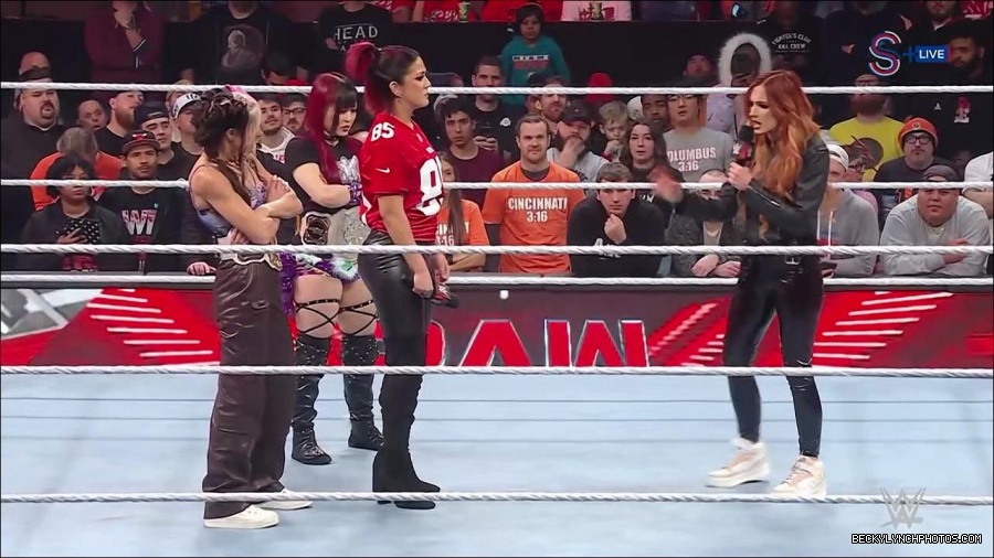 WWE_Monday_Night_RAW_2023_01_16_720p_HDTV_x264-Star_mp4_002748566.jpg