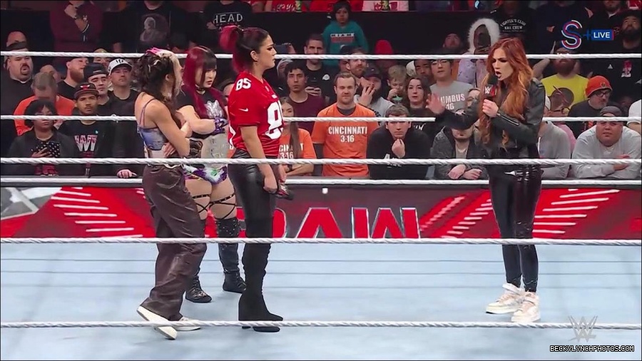 WWE_Monday_Night_RAW_2023_01_16_720p_HDTV_x264-Star_mp4_002749366.jpg