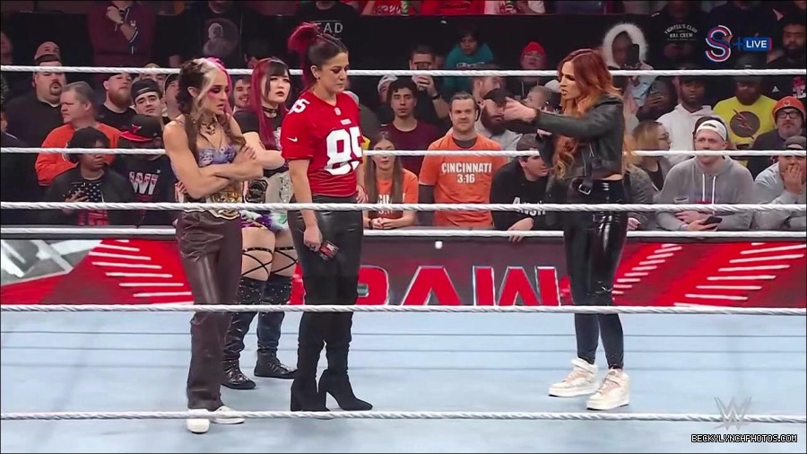 WWE_Monday_Night_RAW_2023_01_16_720p_HDTV_x264-Star_mp4_002766966.jpg