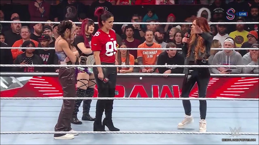WWE_Monday_Night_RAW_2023_01_16_720p_HDTV_x264-Star_mp4_002767766.jpg