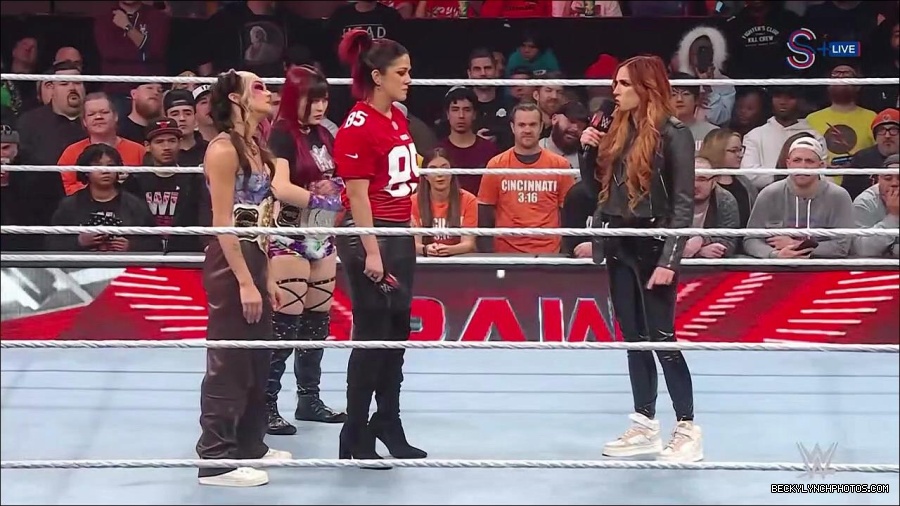 WWE_Monday_Night_RAW_2023_01_16_720p_HDTV_x264-Star_mp4_002776566.jpg