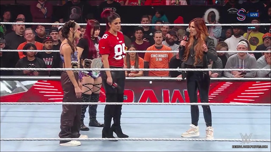 WWE_Monday_Night_RAW_2023_01_16_720p_HDTV_x264-Star_mp4_002777766.jpg