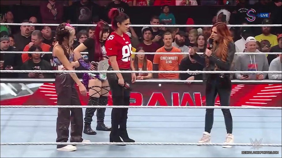 WWE_Monday_Night_RAW_2023_01_16_720p_HDTV_x264-Star_mp4_002790166.jpg