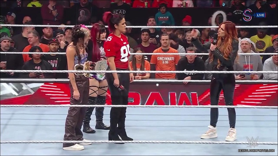WWE_Monday_Night_RAW_2023_01_16_720p_HDTV_x264-Star_mp4_002807766.jpg