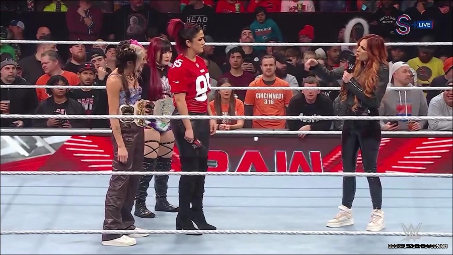 WWE_Monday_Night_RAW_2023_01_16_720p_HDTV_x264-Star_mp4_002808166.jpg