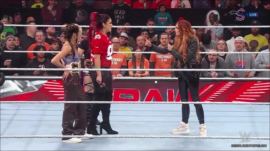 WWE_Monday_Night_RAW_2023_01_16_720p_HDTV_x264-Star_mp4_002820566.jpg