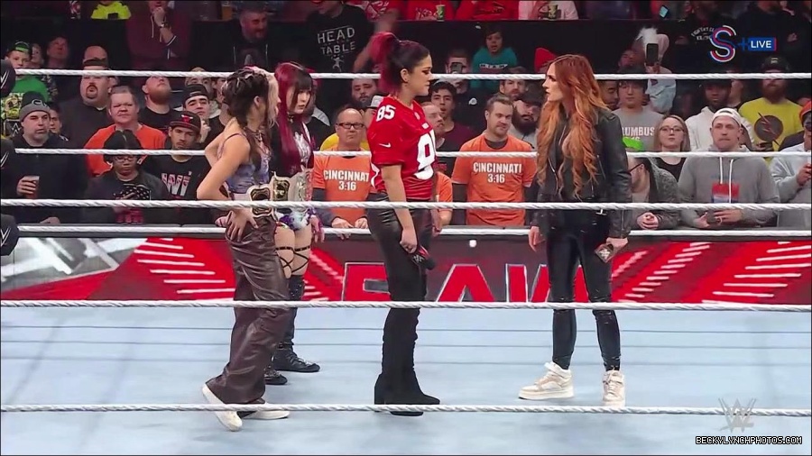 WWE_Monday_Night_RAW_2023_01_16_720p_HDTV_x264-Star_mp4_002824966.jpg