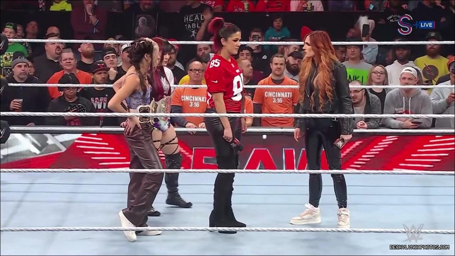 WWE_Monday_Night_RAW_2023_01_16_720p_HDTV_x264-Star_mp4_002825766.jpg