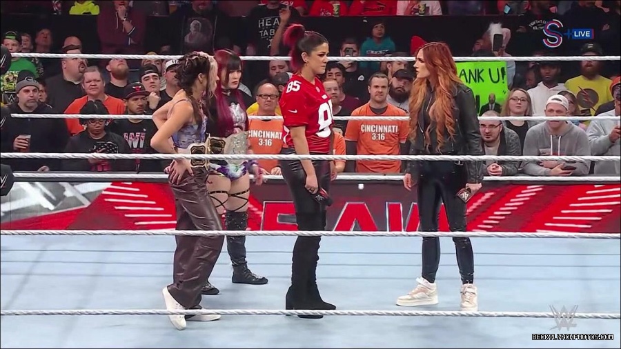 WWE_Monday_Night_RAW_2023_01_16_720p_HDTV_x264-Star_mp4_002826166.jpg
