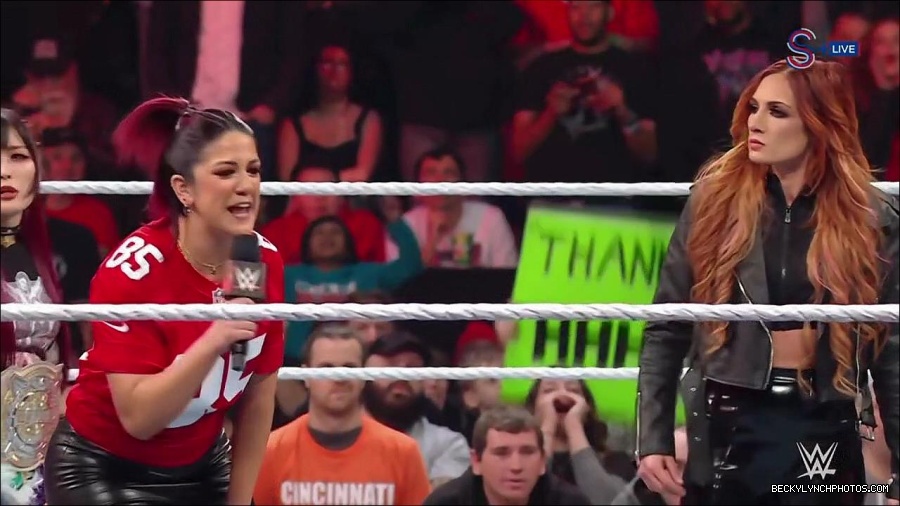 WWE_Monday_Night_RAW_2023_01_16_720p_HDTV_x264-Star_mp4_002837366.jpg