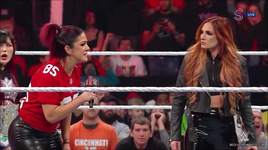 WWE_Monday_Night_RAW_2023_01_16_720p_HDTV_x264-Star_mp4_002838166.jpg