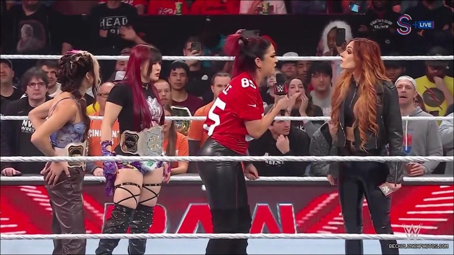 WWE_Monday_Night_RAW_2023_01_16_720p_HDTV_x264-Star_mp4_002845766.jpg
