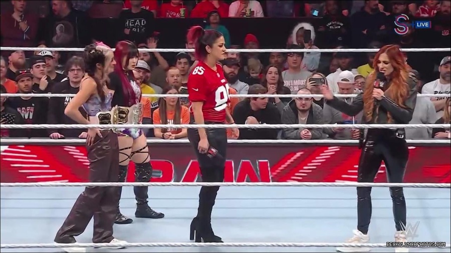 WWE_Monday_Night_RAW_2023_01_16_720p_HDTV_x264-Star_mp4_002850566.jpg