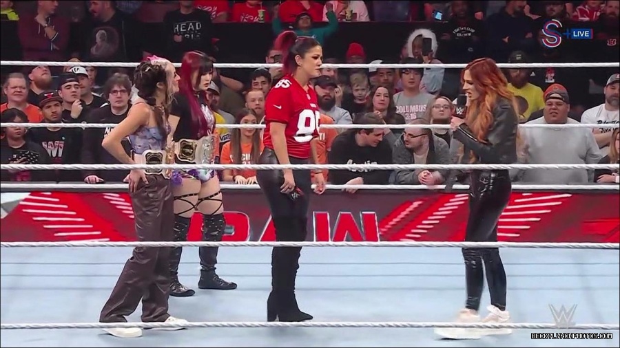 WWE_Monday_Night_RAW_2023_01_16_720p_HDTV_x264-Star_mp4_002851366.jpg
