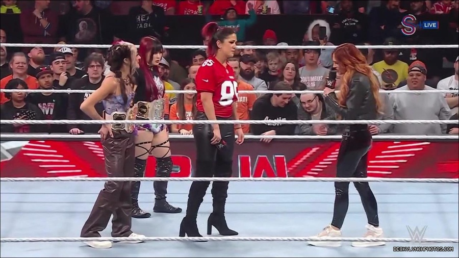 WWE_Monday_Night_RAW_2023_01_16_720p_HDTV_x264-Star_mp4_002851766.jpg