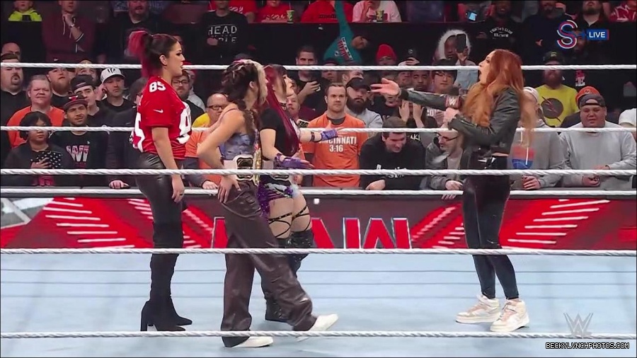 WWE_Monday_Night_RAW_2023_01_16_720p_HDTV_x264-Star_mp4_002860966.jpg