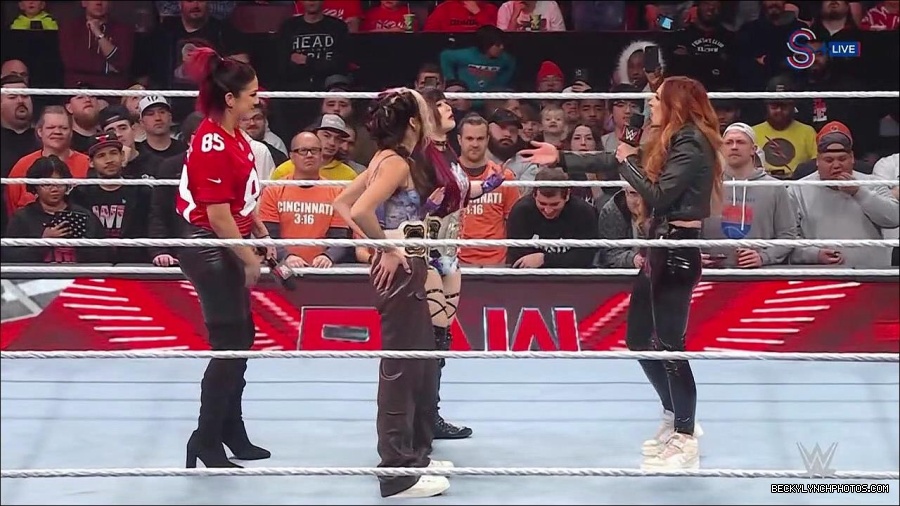 WWE_Monday_Night_RAW_2023_01_16_720p_HDTV_x264-Star_mp4_002862166.jpg