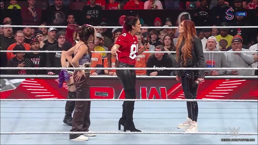 WWE_Monday_Night_RAW_2023_01_16_720p_HDTV_x264-Star_mp4_002868566.jpg