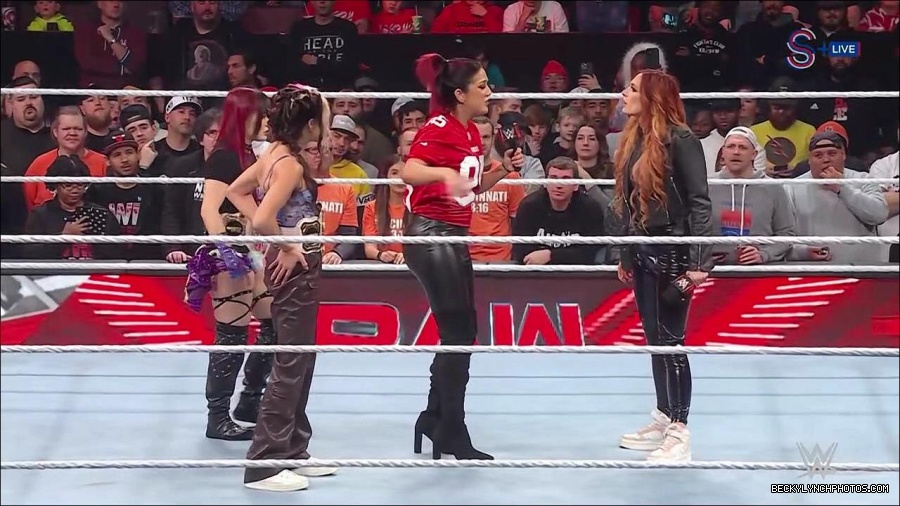WWE_Monday_Night_RAW_2023_01_16_720p_HDTV_x264-Star_mp4_002868966.jpg